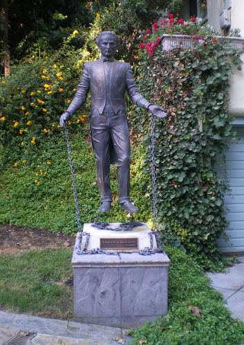 Harry Statue